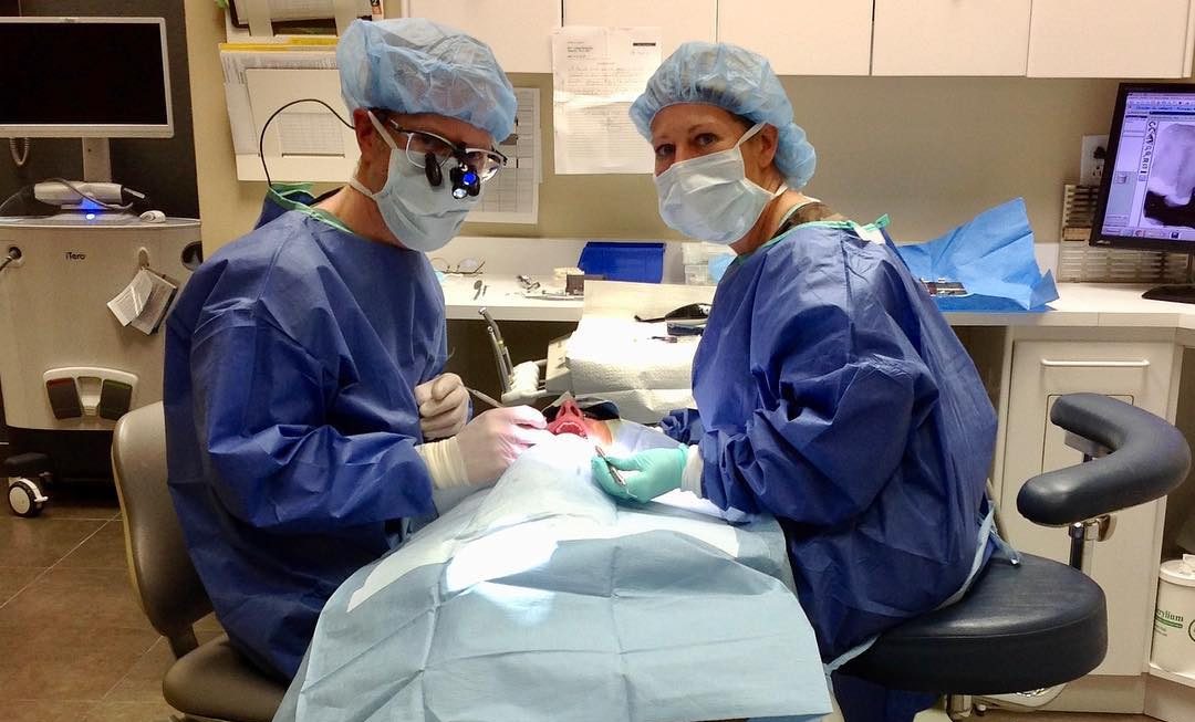 Notre équipe au travail au Centre de santé dentaire Al Dente