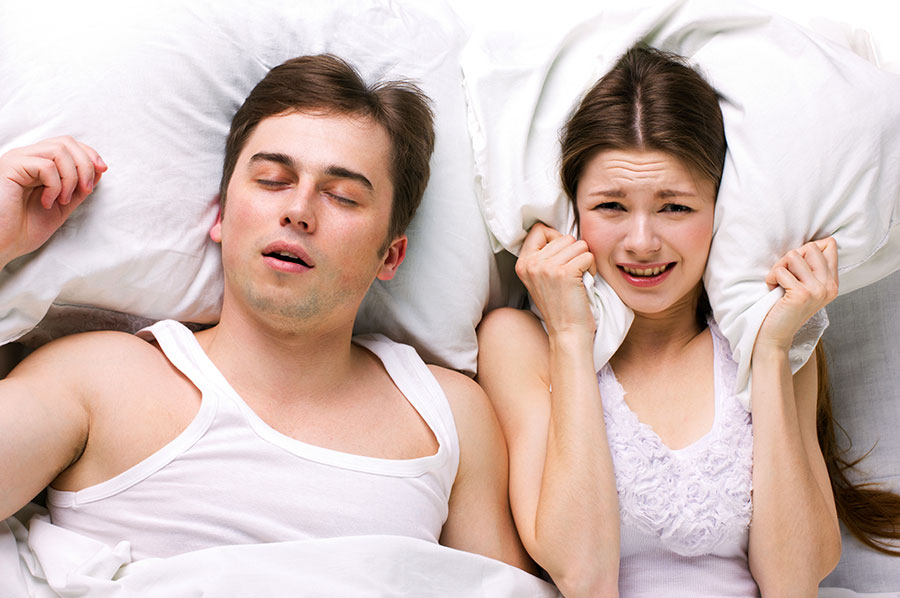 Ronflement et apnée du sommeil.