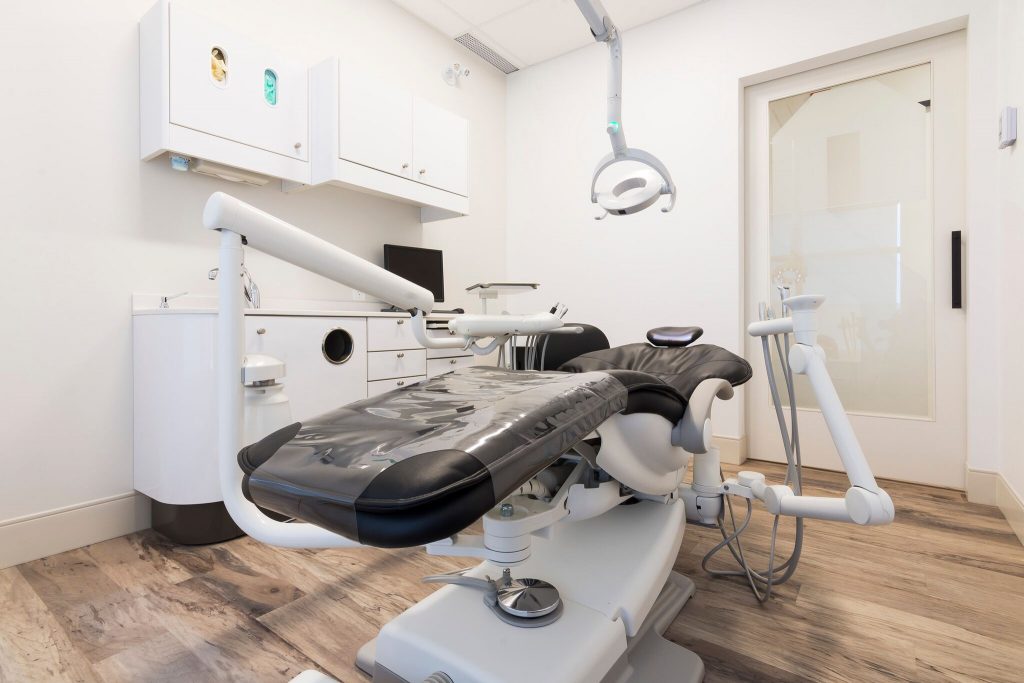 Salle de traitement dentaire dans la clinique dentaire Al Denté à St Jérôme.